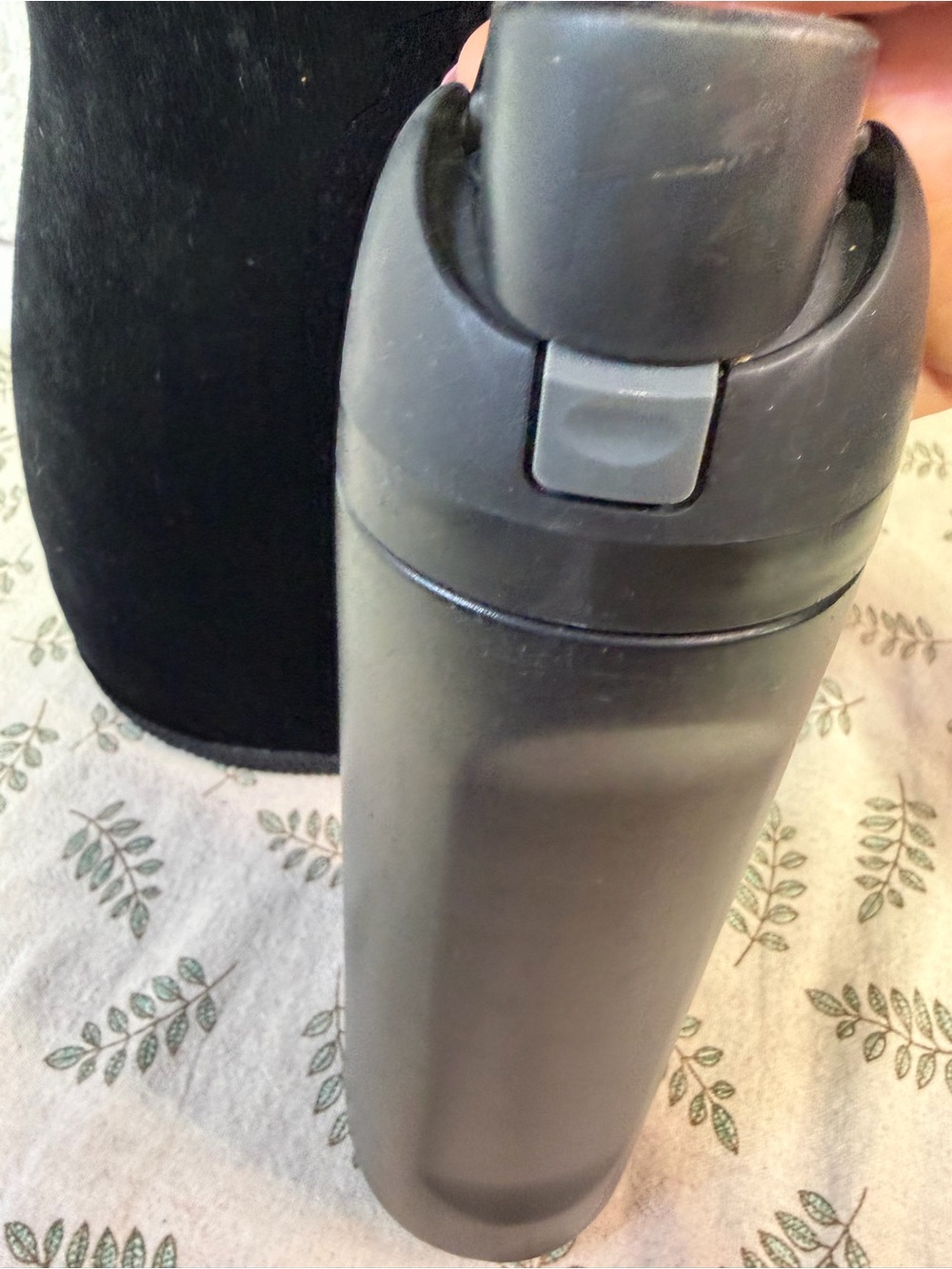 Insulated Black Stainless Steel Travel Tumbler - Leak-Resistant Flip Lid Owala
